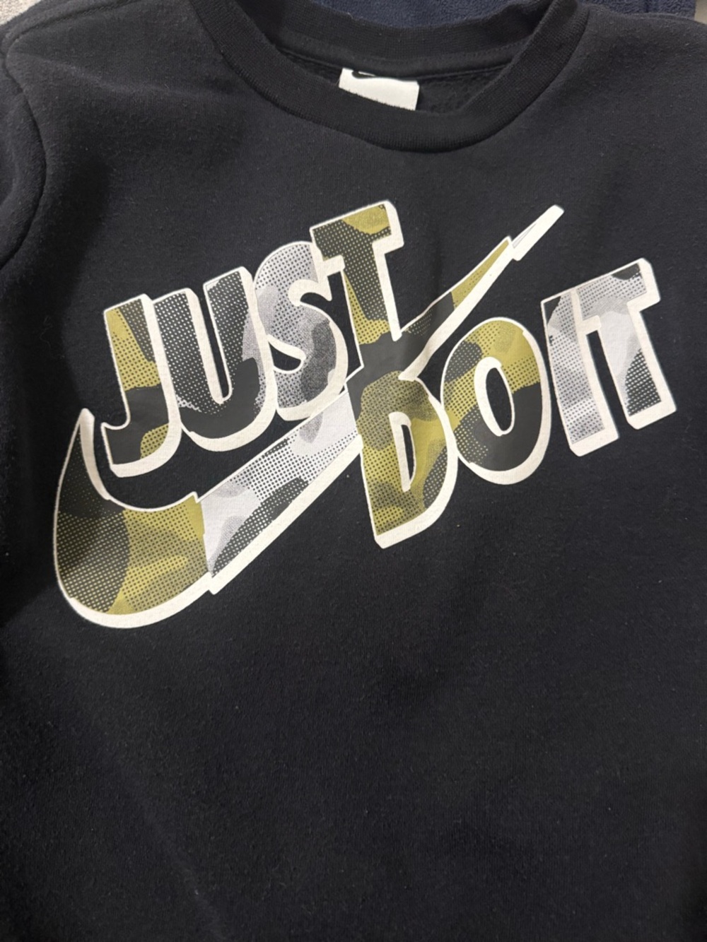 Sweater bundle - Picture 2 of 8